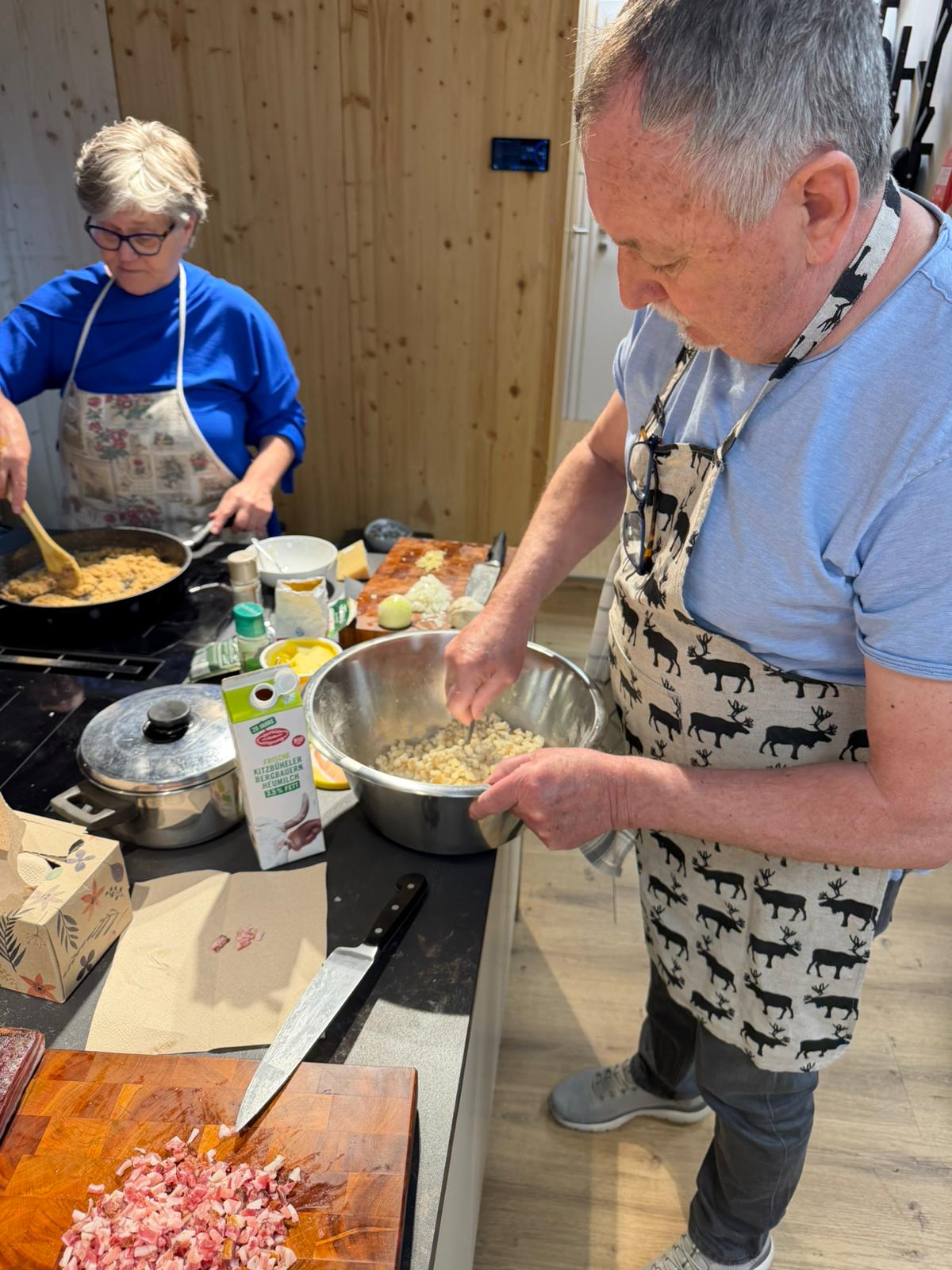 Gemeinsames Kochen, Essen und Reden